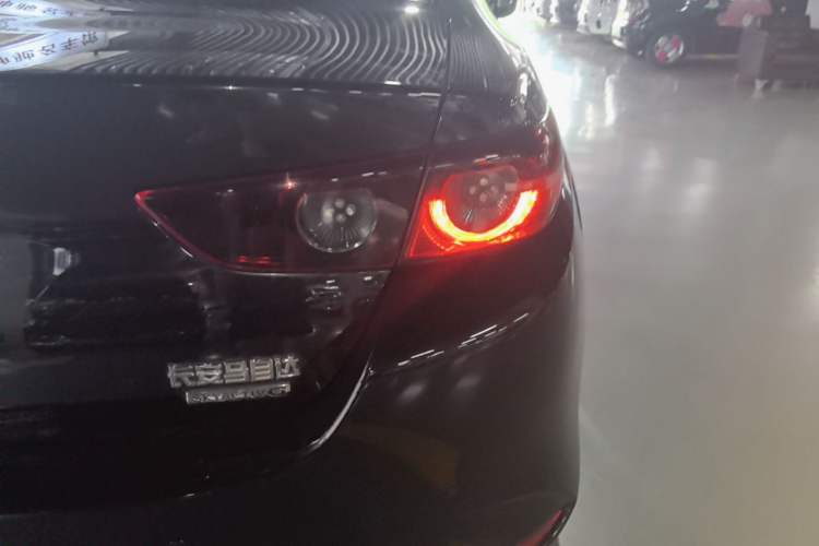 Used Mazda 3 Axela 2021 2.0L Automatic Zhiya Edition Right Rear Taillight