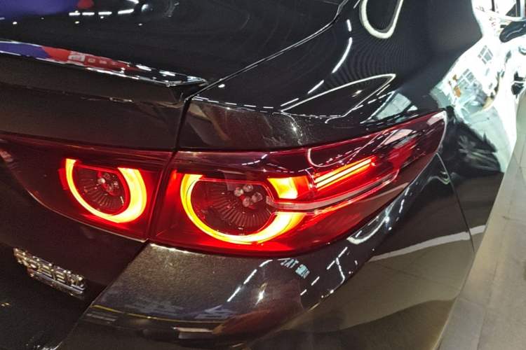 Used Mazda 3 Axela 2021 2.0L Automatic ZhiXuan Edition Right Rear Taillight