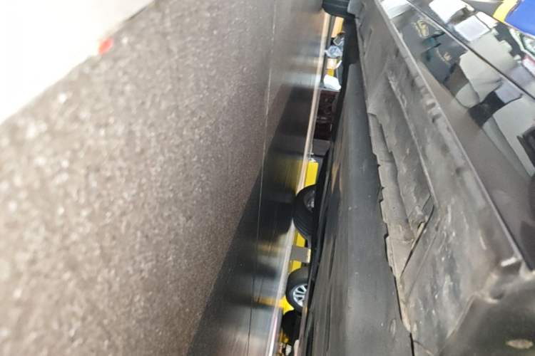 Used Mazda 3 Axela 2021 2.0L Automatic ZhiXuan Edition Right Side Sill