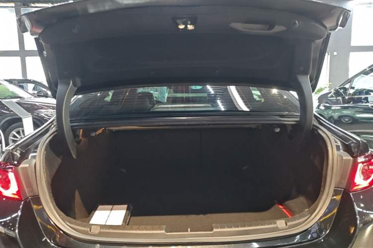 Used Mazda 3 Axela 2021 2.0L Automatic ZhiXuan Edition Trunk