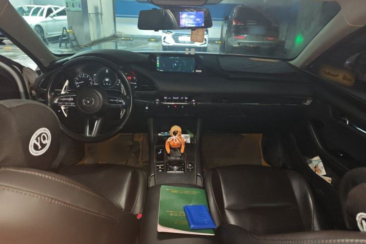 Used Mazda 3 Axela 2021 2.0L Automatic Zhiyao Edition Center Console