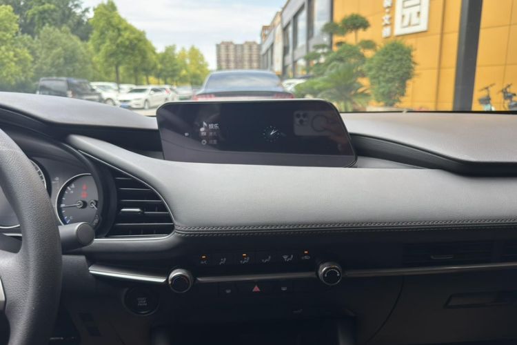 Used Mazda 3 Axela 2021 1.5L Manual ZhiMei Edition Audio And AC Panel