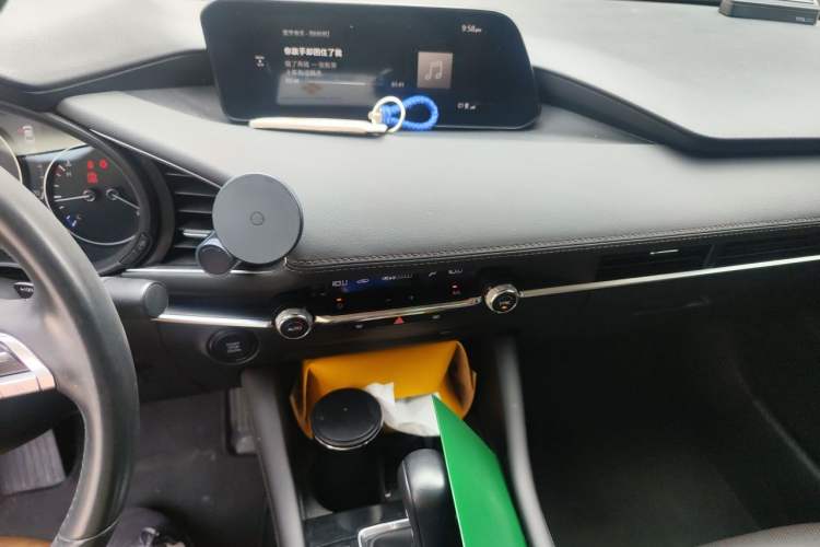 Used Mazda 3 Axela 2021 2.0L Automatic Zhiya Edition Audio And AC Panel