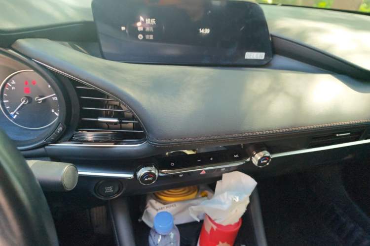 Used Mazda 3 Axela 2021 2.0L Automatic Zhiyao Edition Audio And AC Panel