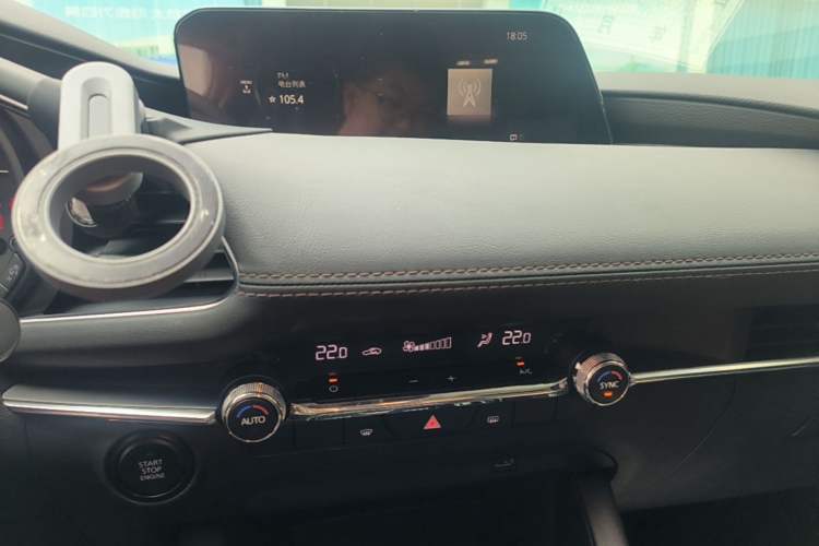 Used Mazda 3 Axela 2021 2.0L Automatic ZhiXuan Edition Audio And AC Panel