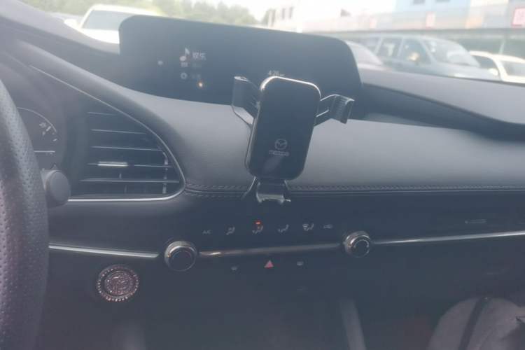 Used Mazda 3 Axela 2021 1.5L Automatic Zhiyue Edition Audio And AC Panel