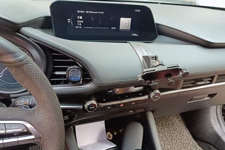 Used Mazda 3 Axela 2021 2.0L Automatic ZhiXuan Edition Audio And AC Panel