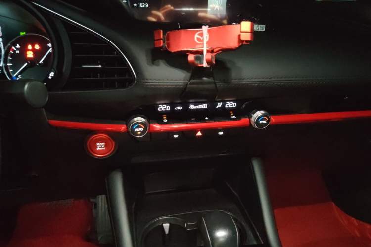 Used Mazda 3 Axela 2021 2.0L Automatic Zhiya Edition Audio And AC Panel