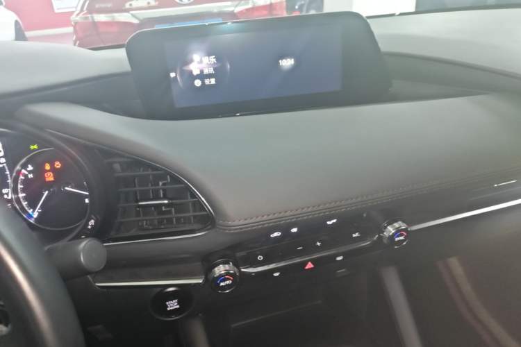 Used Mazda 3 Axela 2021 2.0L Automatic Zhiya Edition Audio And AC Panel