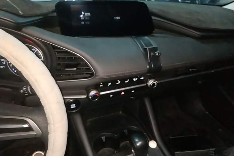Used Mazda 3 Axela 2021 2.0L Automatic Zhiqing Edition Audio And AC Panel