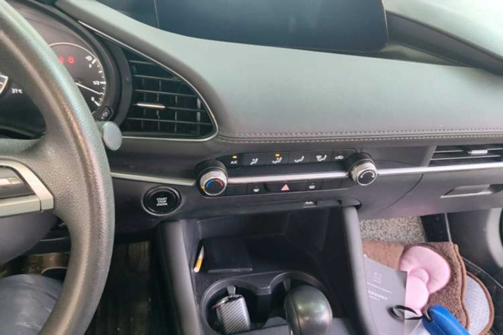 Used Mazda 3 Axela 2021 2.0L Automatic Zhiqing Edition Audio And AC Panel