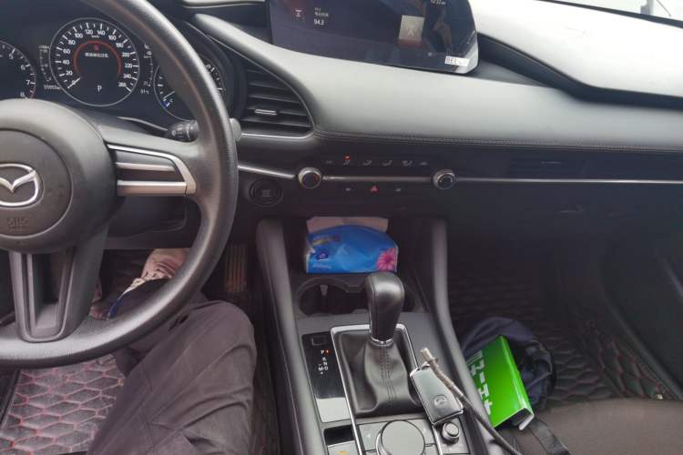 Used Mazda 3 Axela 2021 2.0L Automatic Zhiqing Edition Audio And AC Panel