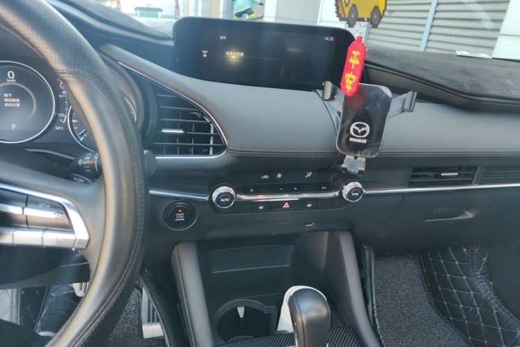 Used Mazda 3 Axela 2021 2.0L Automatic Zhiya Edition Audio And AC Panel