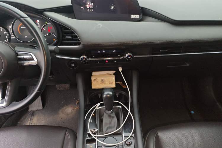 Used Mazda 3 Axela 2021 2.0L Automatic Zhiya Edition Audio And AC Panel