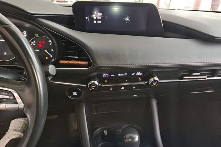 Used Mazda 3 Axela 2021 2.0L Automatic Zhiya Edition Audio And AC Panel