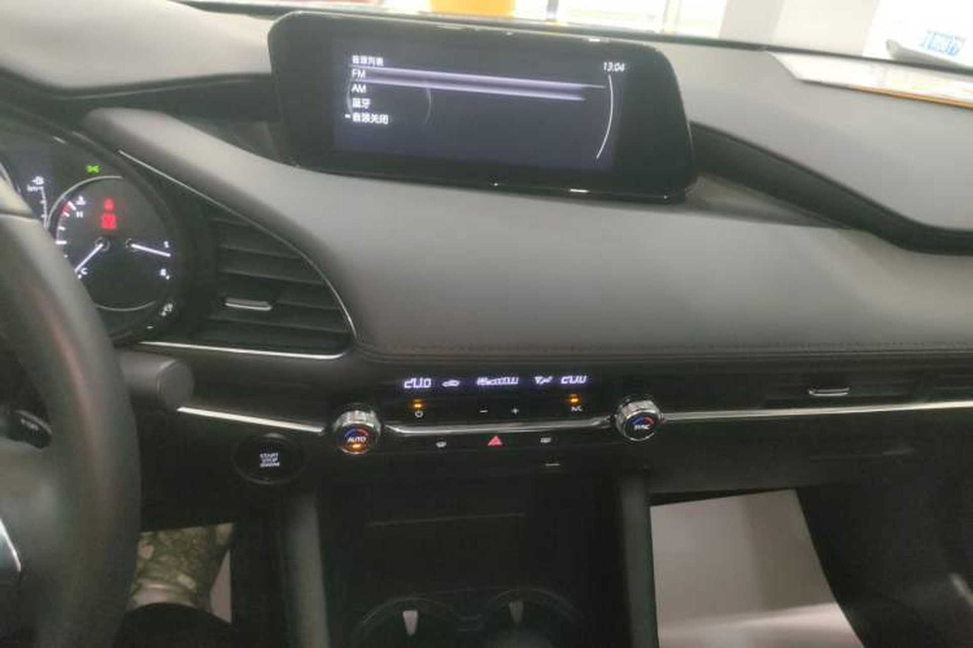Used Mazda 3 Axela 2021 2.0L Automatic Zhiya Edition Audio And AC Panel