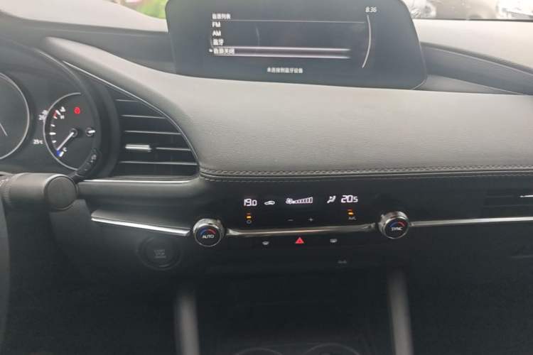 Used Mazda 3 Axela 2021 2.0L Automatic Zhiya Edition Audio And AC Panel