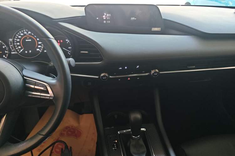 Used Mazda 3 Axela 2021 2.0L Automatic Zhiya Edition Audio And AC Panel