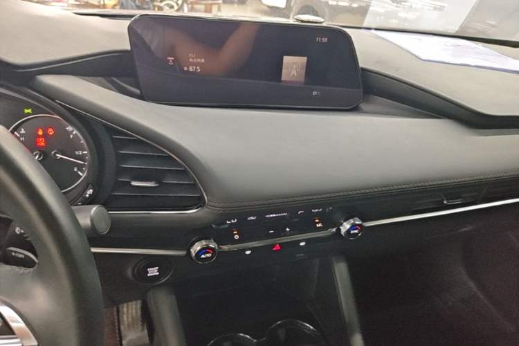 Used Mazda 3 Axela 2021 2.0L Automatic Zhiyao Edition Audio And AC Panel