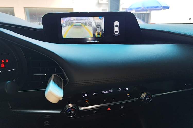 Used Mazda 3 Axela 2021 2.0L Automatic ZhiXuan Edition Audio And AC Panel