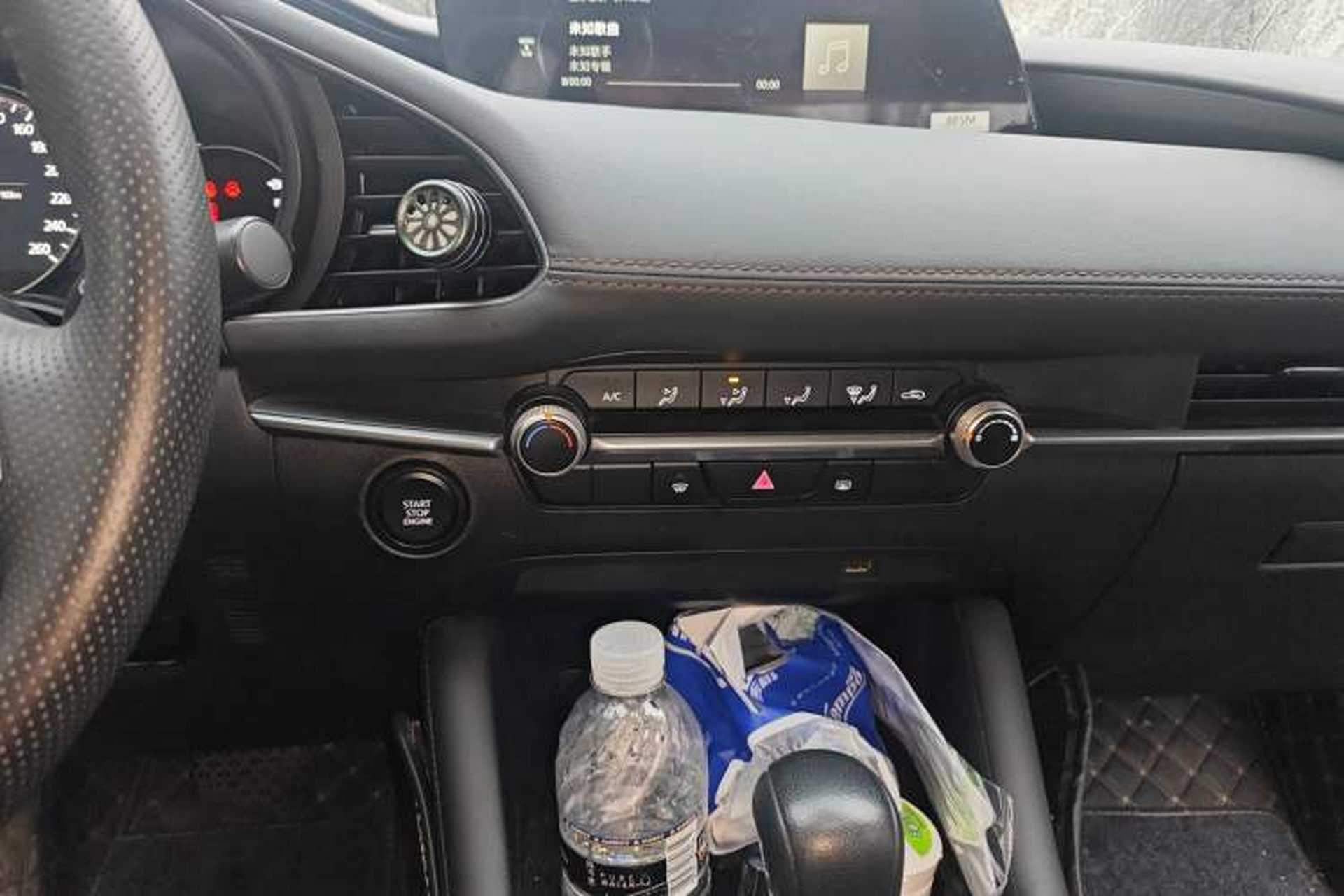Used Mazda 3 Axela 2021 2.0L Automatic Zhiqing Edition Audio And AC Panel