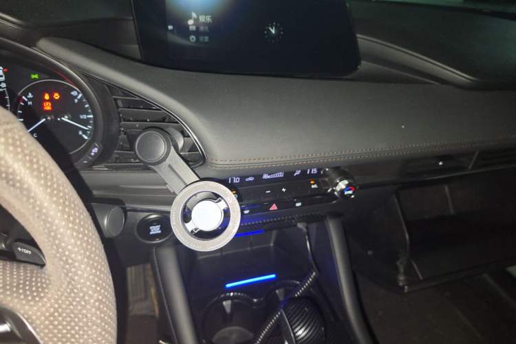 Used Mazda 3 Axela 2021 2.0L Automatic Zhi Rui Edition Audio And AC Panel