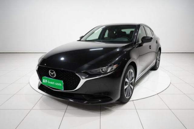 Ojetý Mazda 3 Axela 2021 2.0L Automatic Zhiya Edition