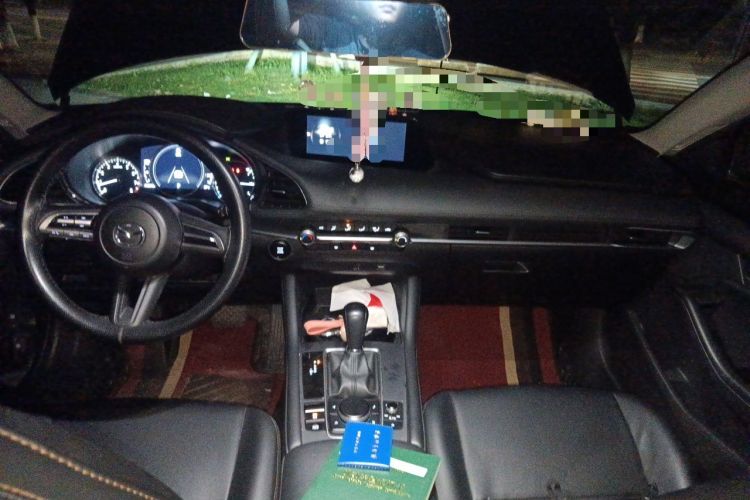 Used Mazda 3 Axela 2021 1.5L Automatic Zhiyue Edition Center Console