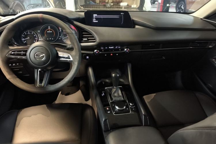 Used Mazda 3 Axela 2021 2.0L Automatic Zhiyao Edition Center Console