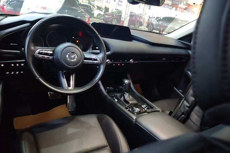 Used Mazda 3 Axela 2021 2.0L Automatic Zhiya Edition Center Console