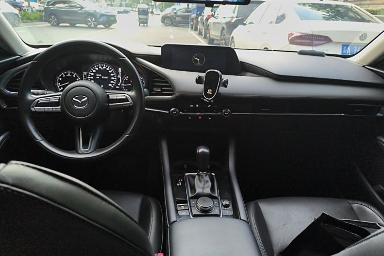 Used Mazda 3 Axela 2021 2.0L Automatic Zhiya Edition Center Console