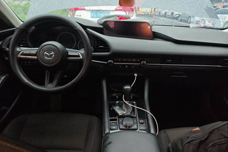 Used Mazda 3 Axela 2021 2.0L Automatic Zhiqing Edition Center Console