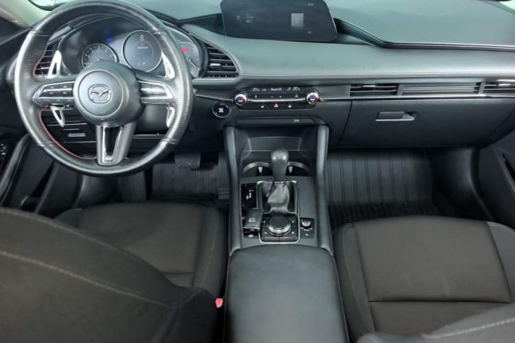 Used Mazda 3 Axela 2021 2.0L Automatic ZhiXuan Edition Center Console