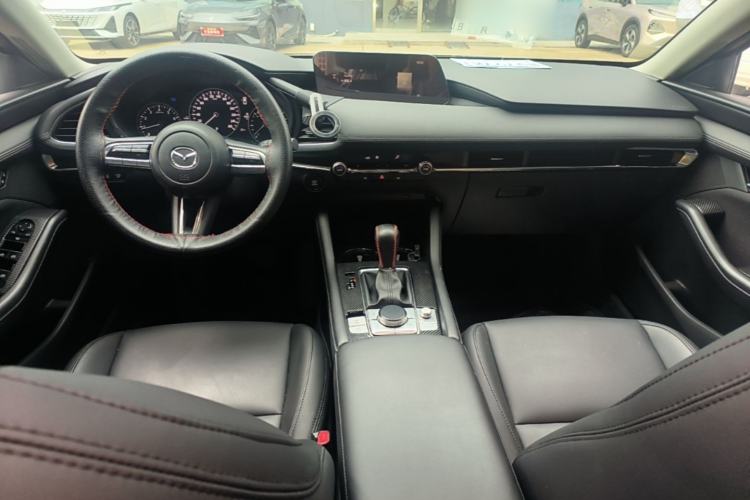 Used Mazda 3 Axela 2021 2.0L Automatic ZhiXuan Edition Center Console