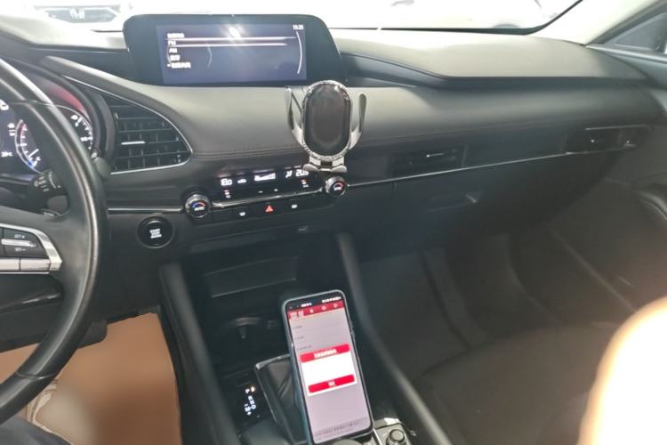 Used Mazda 3 Axela 2021 2.0L Automatic ZhiXuan Edition Center Console