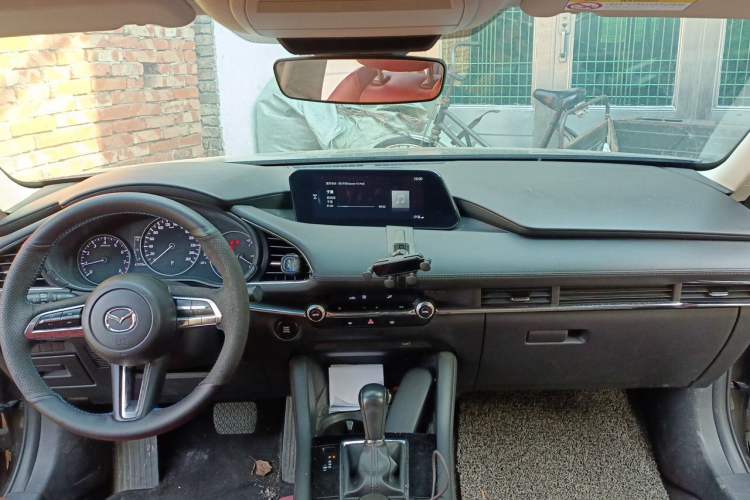 Used Mazda 3 Axela 2021 2.0L Automatic ZhiXuan Edition Center Console