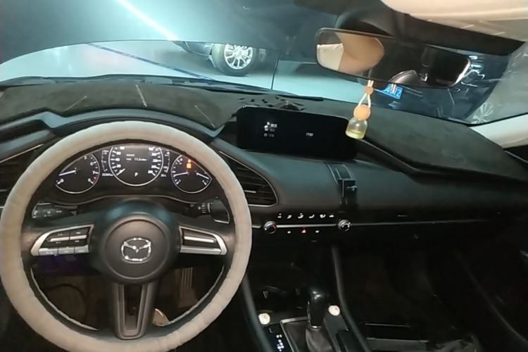 Used Mazda 3 Axela 2021 2.0L Automatic Zhiqing Edition Center Console