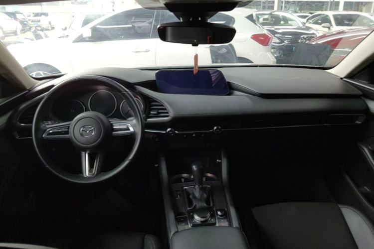 Used Mazda 3 Axela 2021 2.0L Automatic Zhiya Edition Center Console