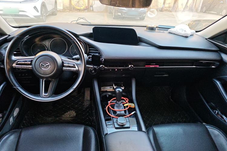 Used Mazda 3 Axela 2021 2.0L Automatic Zhi Rui Edition Center Console