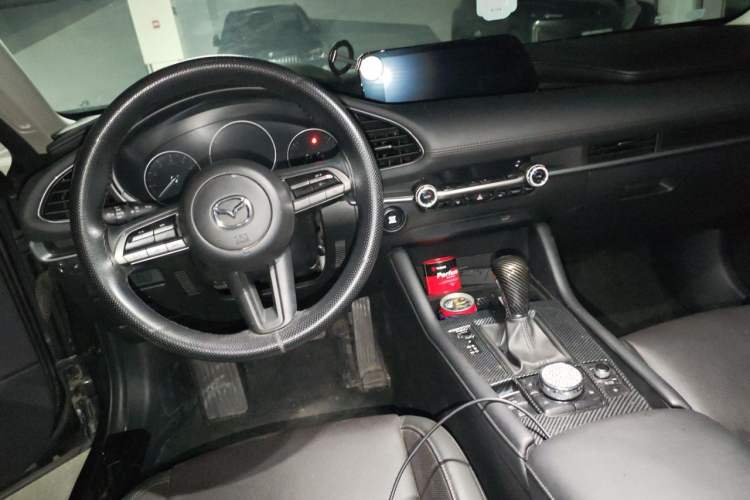 Used Mazda 3 Axela 2021 1.5L Automatic Luxury Version Center Console
