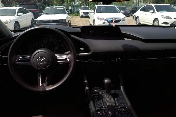 Used Mazda 3 Axela 2021 2.0L Automatic ZhiXuan Edition Center Console