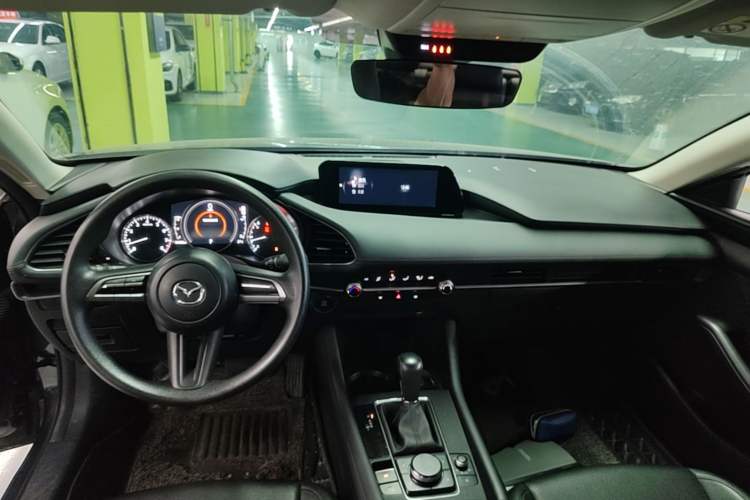Used Mazda 3 Axela 2021 2.0L Automatic Zhiqing Edition Center Console