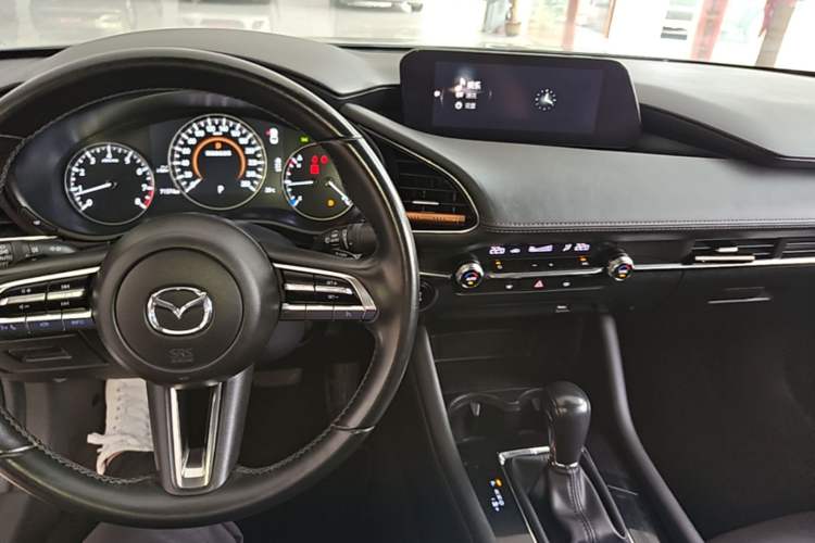 Used Mazda 3 Axela 2021 2.0L Automatic Zhiya Edition Center Console