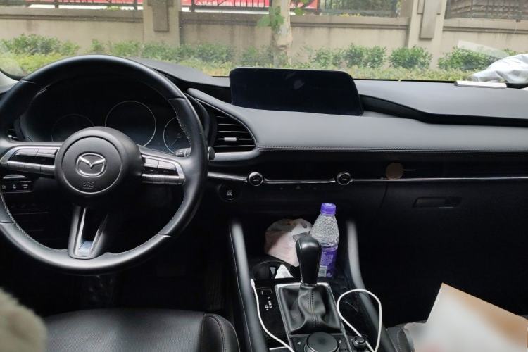 Used Mazda 3 Axela 2021 2.0L Automatic Zhi Rui Edition Center Console