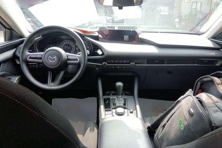 Used Mazda 3 Axela 2021 2.0L Automatic Zhiqing Edition Center Console