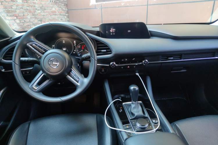 Used Mazda 3 Axela 2021 2.0L Automatic ZhiXuan Edition Center Console