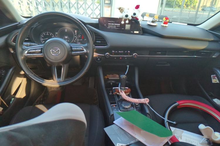 Used Mazda 3 Axela 2021 2.0L Automatic ZhiXuan Edition Center Console