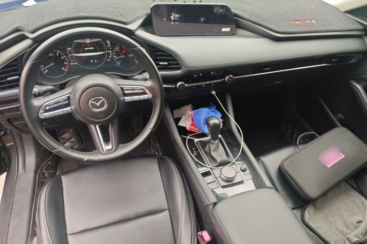 Used Mazda 3 Axela 2021 2.0L Automatic ZhiXuan Edition Center Console
