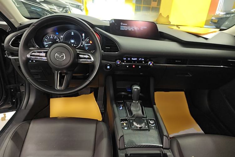 Used Mazda 3 Axela 2021 2.0L Automatic Zhiya Edition Center Console