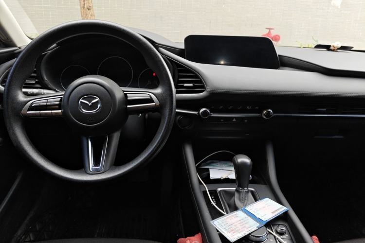 Used Mazda 3 Axela 2021 2.0L Automatic Zhiqing Edition Center Console